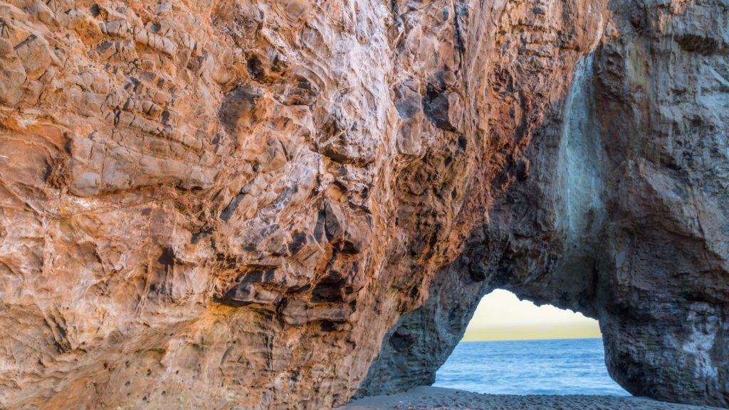 Hole in the Wall Beach